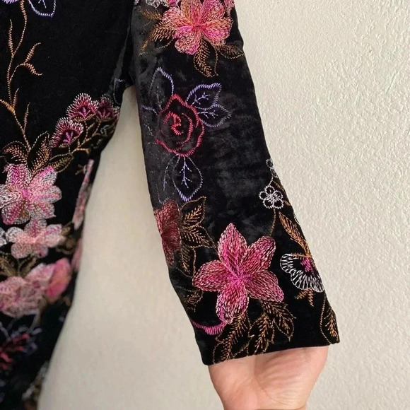 🆕 ECI Vintage Floral Embroidery Velvet Dress 8🆕 - Picture 6 of 12